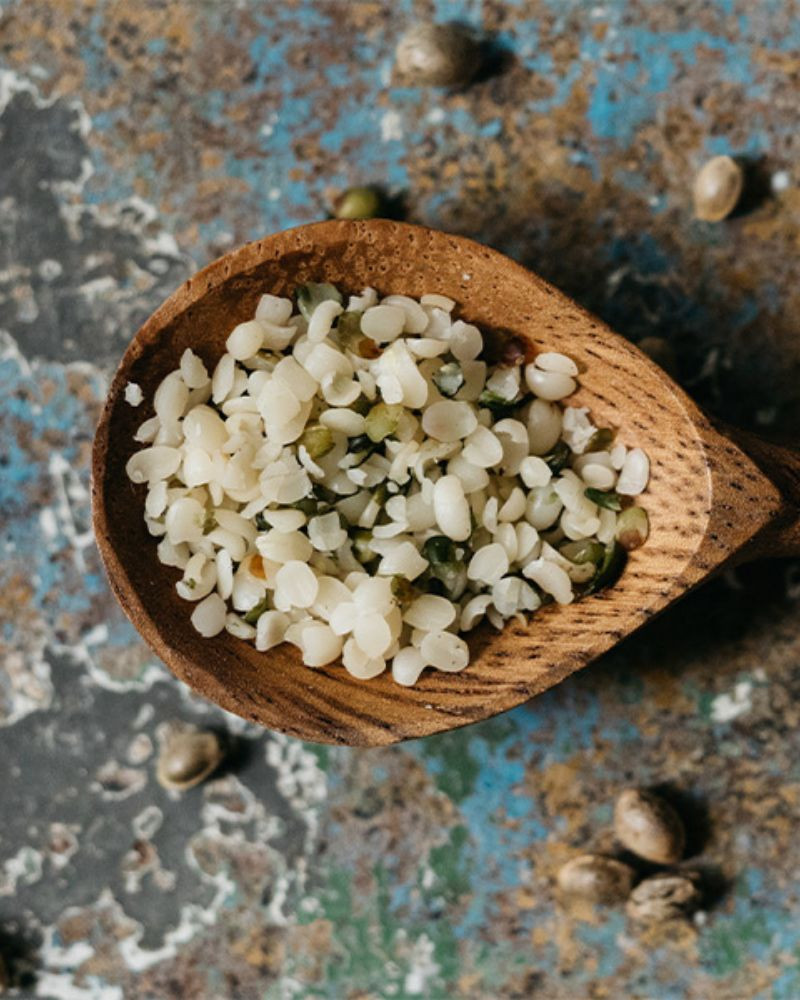 Graines de Chanvre Décortiquées – Riches & Naturelles